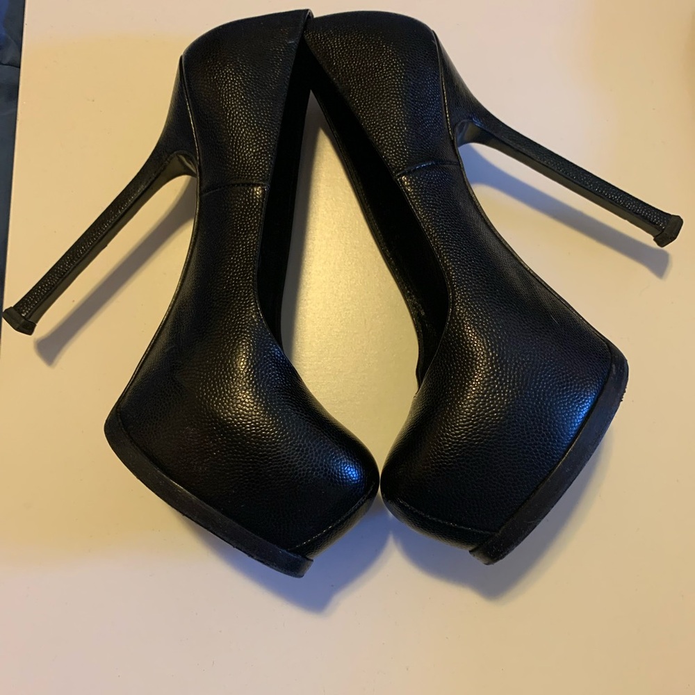Yves Saint Laurent Classic Black 5 inch Stilettos. Used no box. - Picture 8 of 12